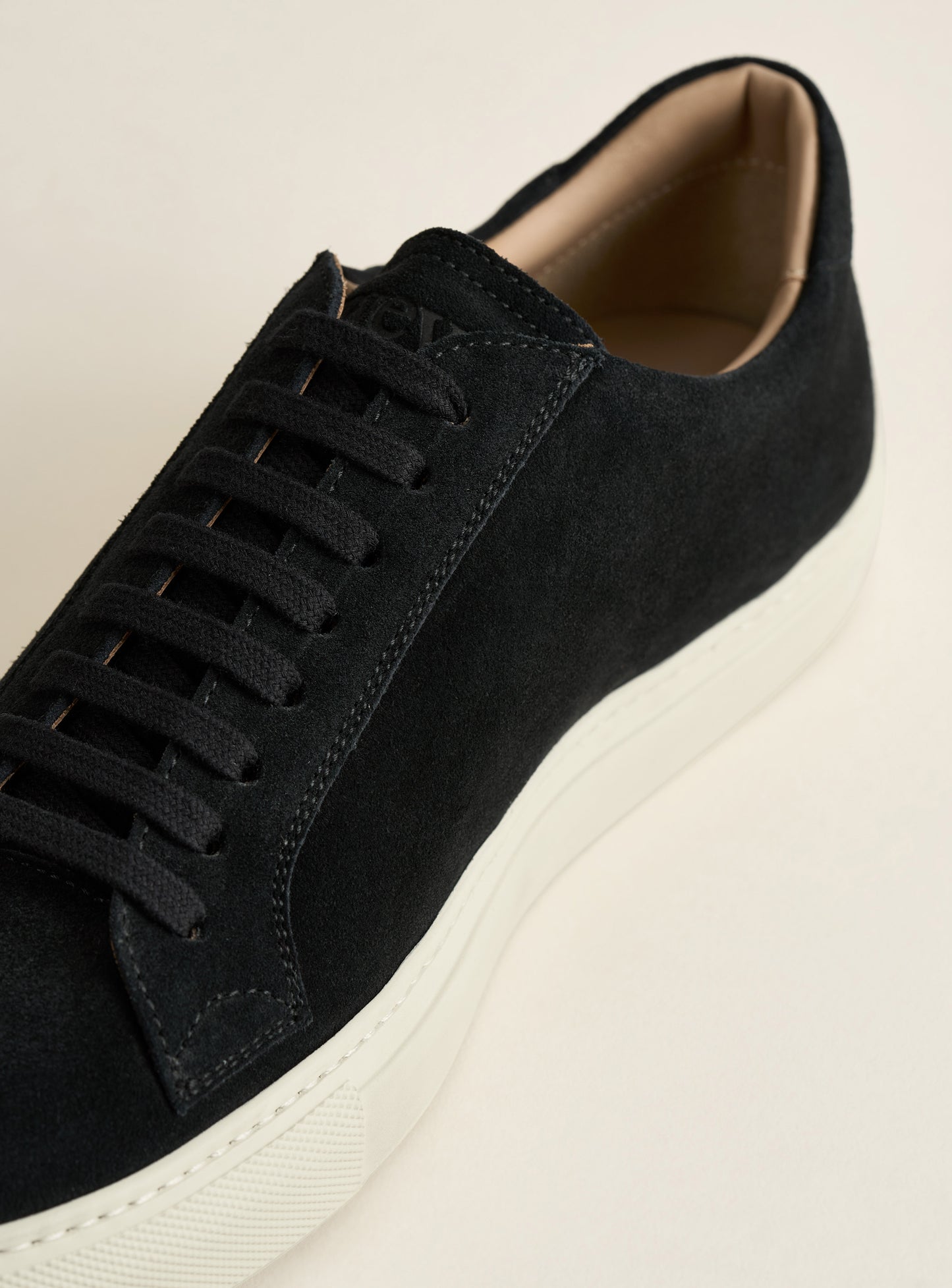 055 Black Suede