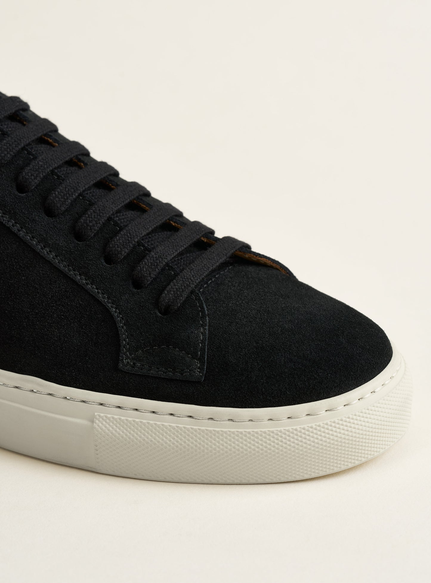 055 Black Suede