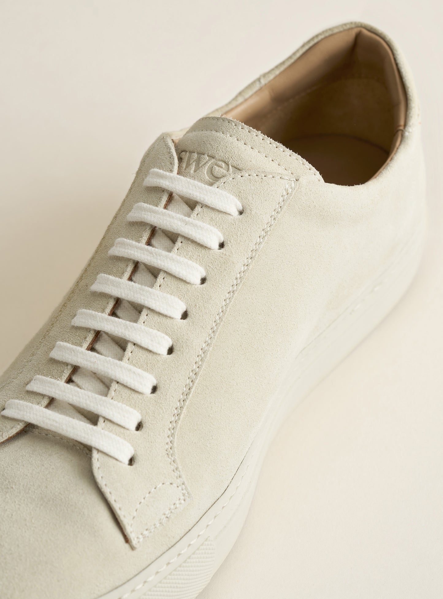 055 Crema Suede