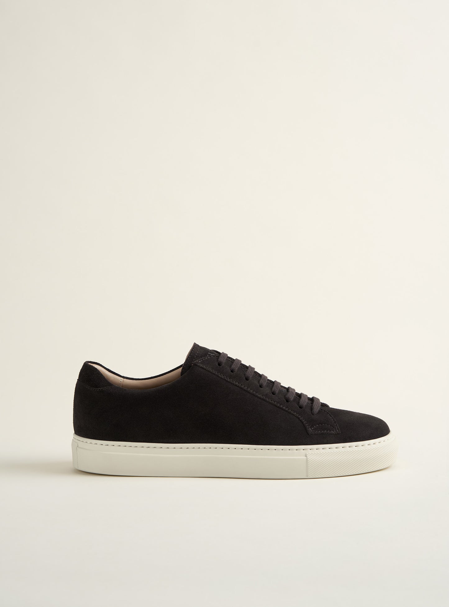 055 Dark Brown Suede