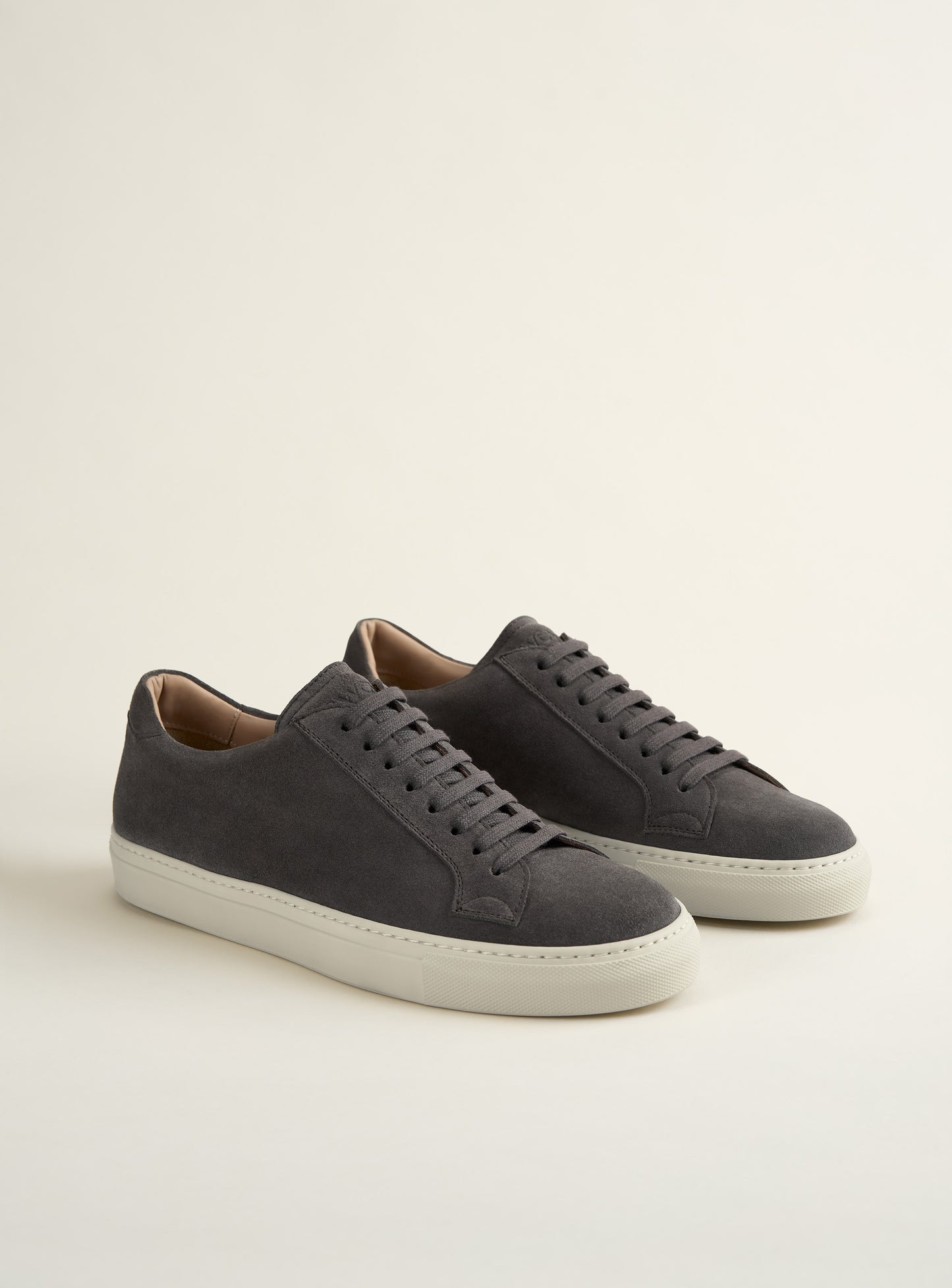 055 Dark Grey Suede