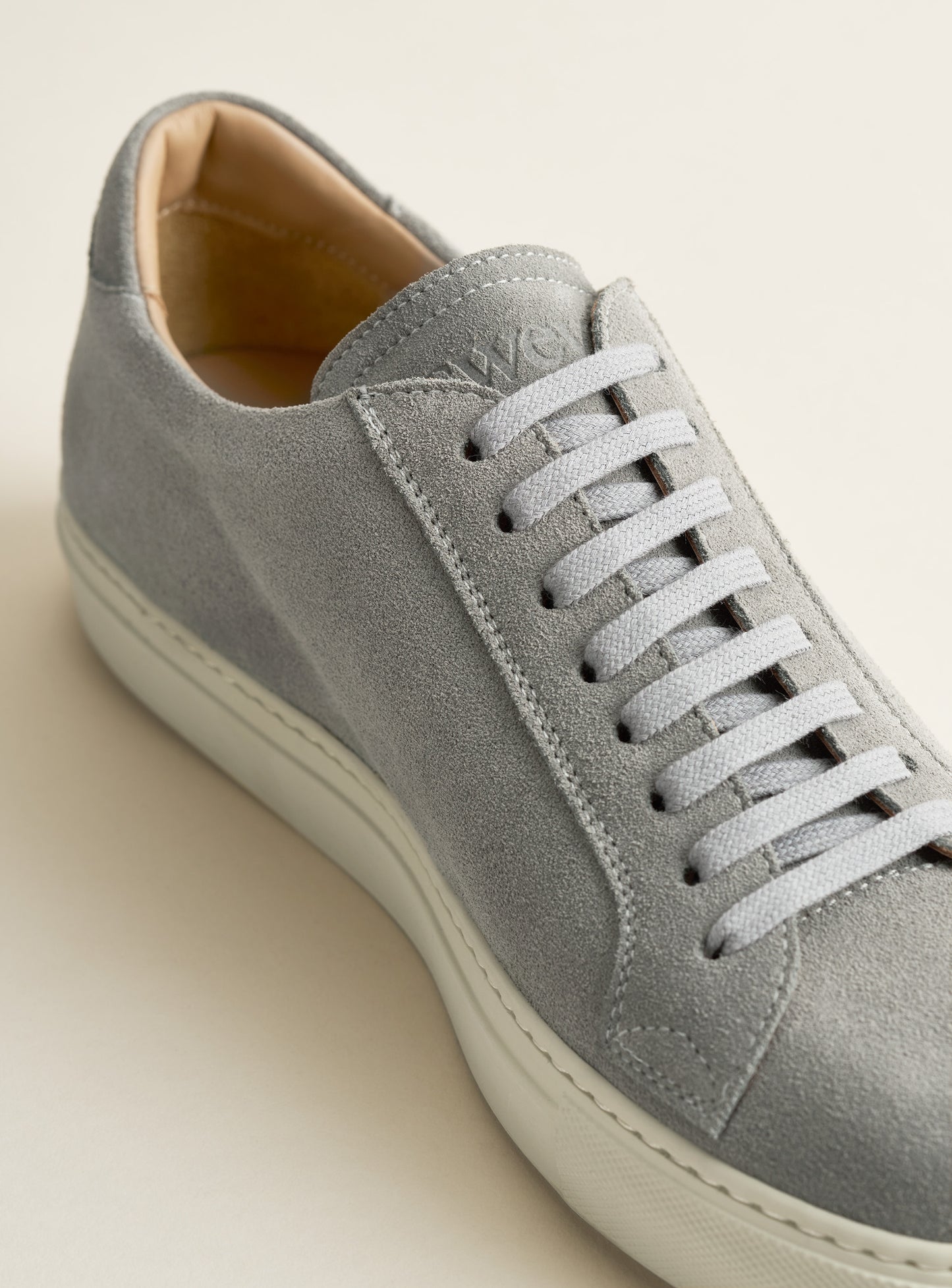 055 Pietra Suede