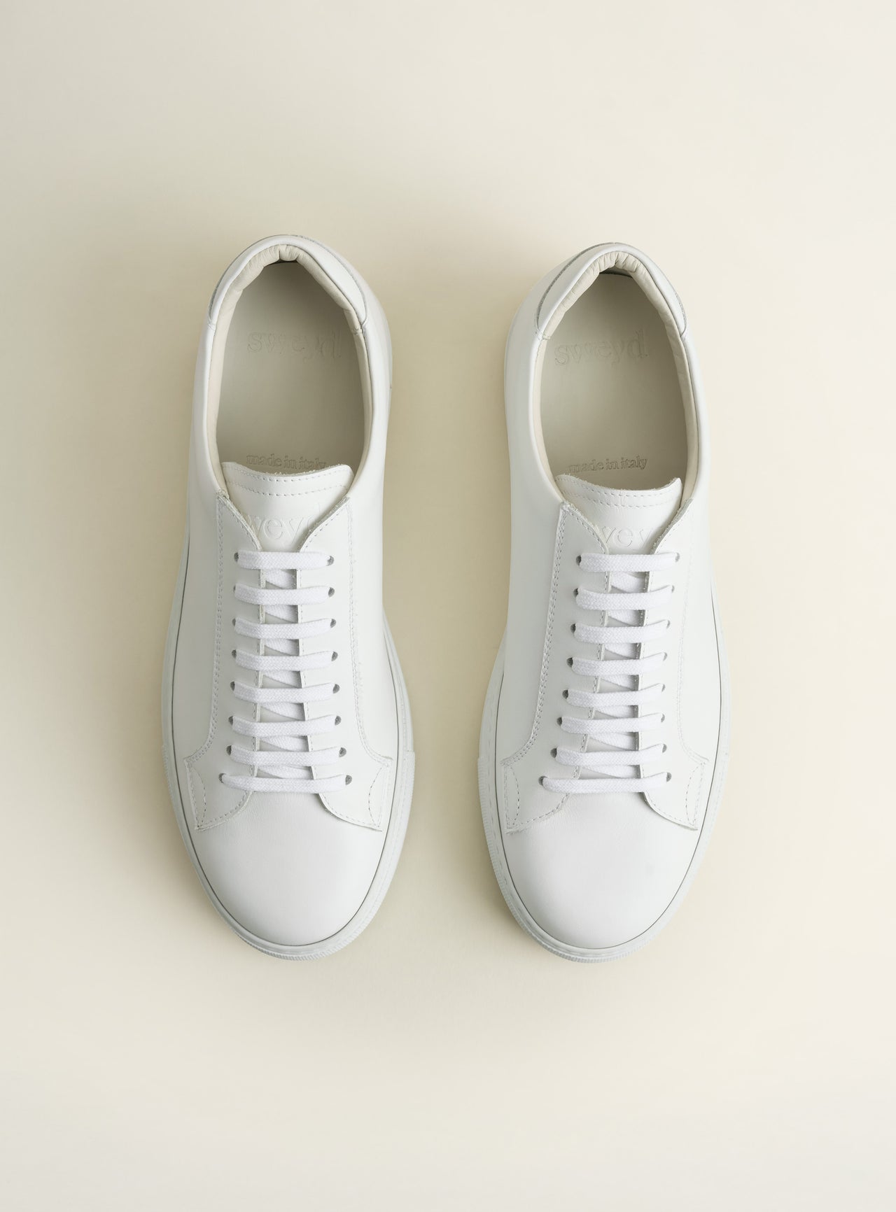 055 White Leather